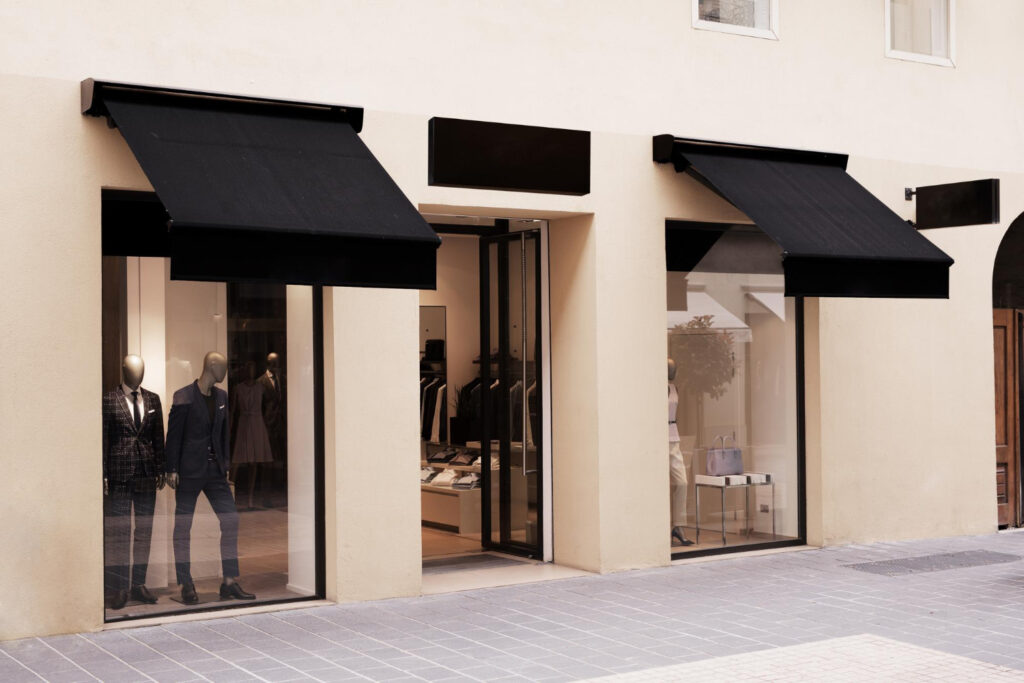 Fachadas de locales comerciales cómo atraer más clientes con un buen diseño