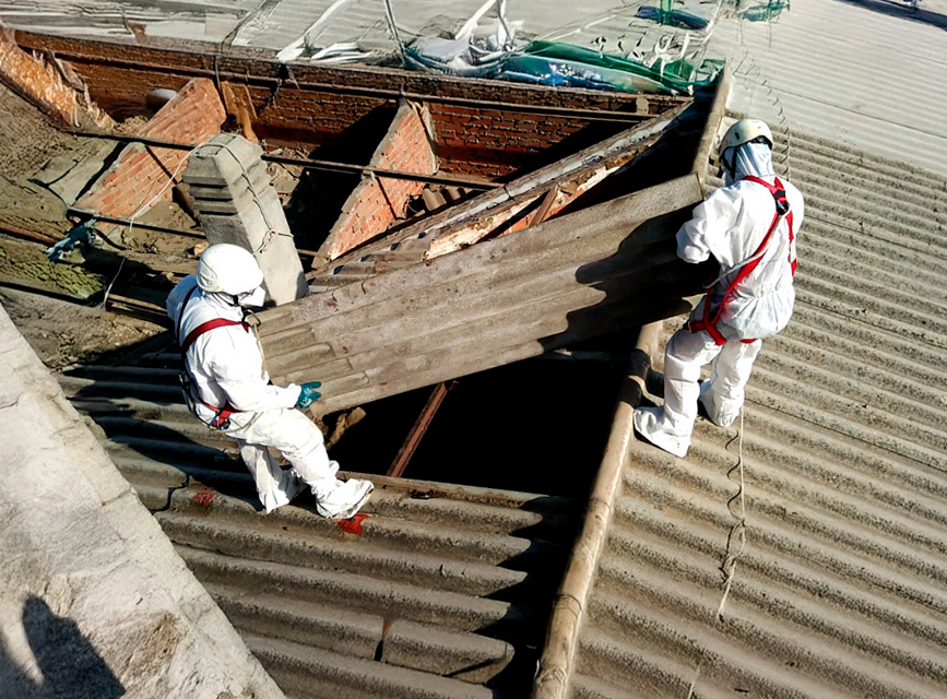 Retirada de amianto en naves industriales de Navarra