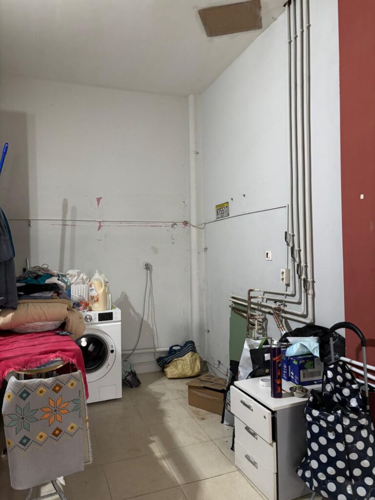 Reforma integral en Fustiñana, Navarra de espacio auxiliar a dormitorio con baño adaptado-Sikora Reformas Integrales en Pamplona