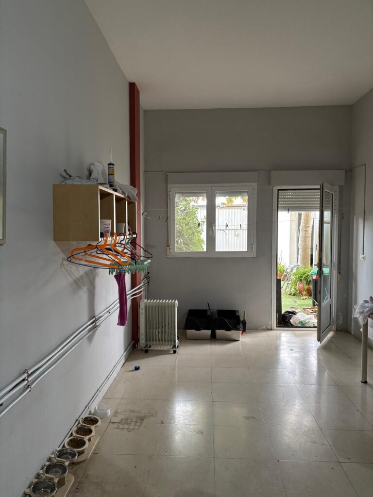 Reforma integral en Fustiñana, Navarra de espacio auxiliar a dormitorio con baño adaptado-Sikora Reformas Integrales en Pamplona